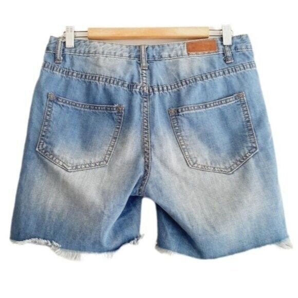 MACHINE Nouvelle Mode Ripped Jean Shorts Sz 29 - Picture 6 of 9